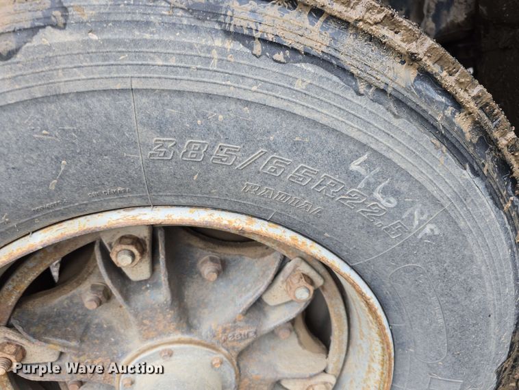 image for item DT6823 1989 Ford LT8000 water truck