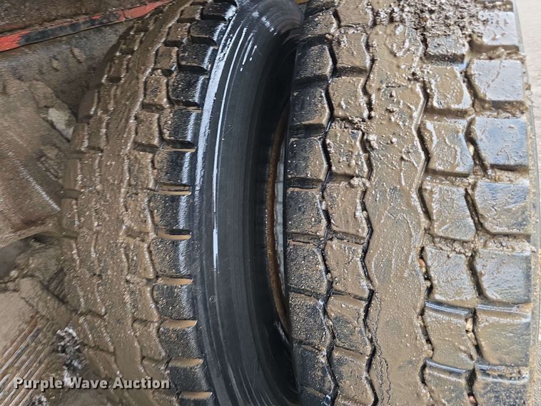 image for item DT6823 1989 Ford LT8000 water truck