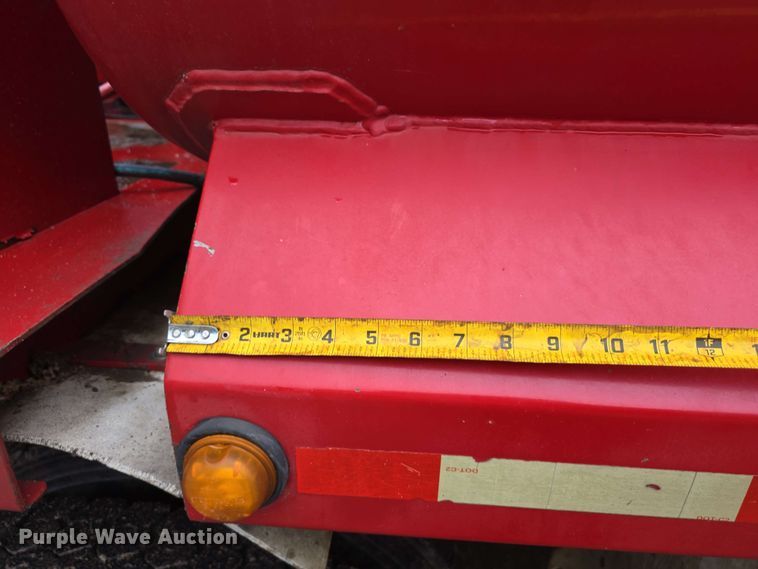 image for item DT6827 2000 Mack RD690S fuel / lube truck