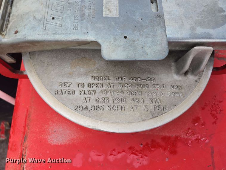 image for item DT6827 2000 Mack RD690S fuel / lube truck