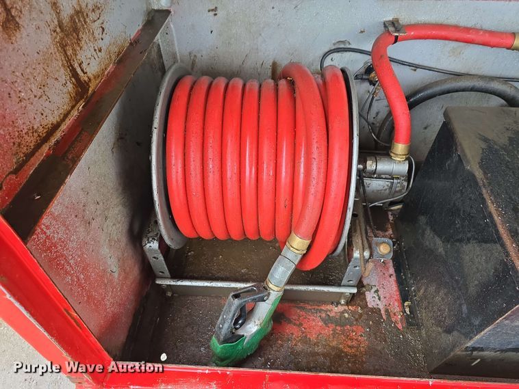 image for item DT6827 2000 Mack RD690S fuel / lube truck