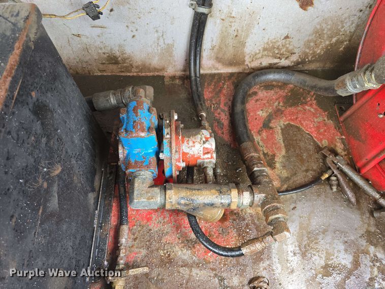 image for item DT6827 2000 Mack RD690S fuel / lube truck