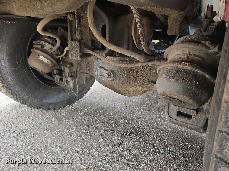 image for item DT6827 2000 Mack RD690S fuel / lube truck