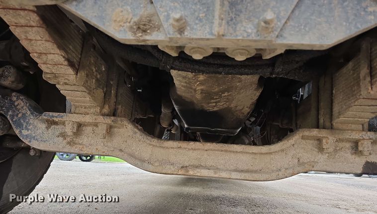 image for item DT6827 2000 Mack RD690S fuel / lube truck