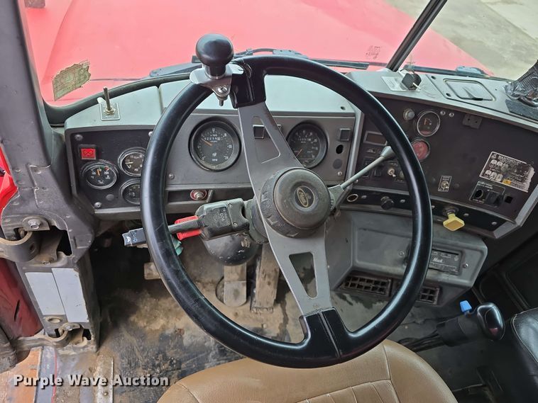 image for item DT6827 2000 Mack RD690S fuel / lube truck