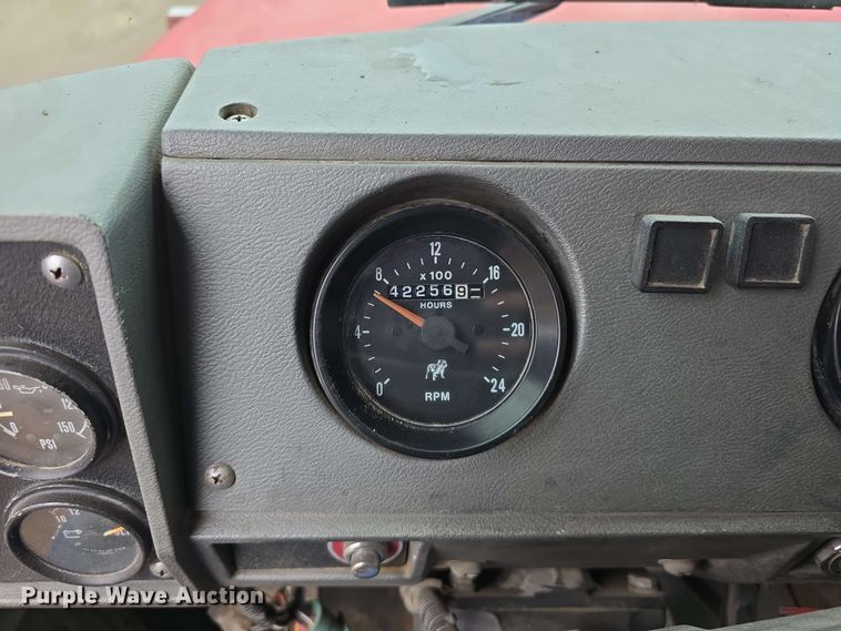 image for item DT6827 2000 Mack RD690S fuel / lube truck