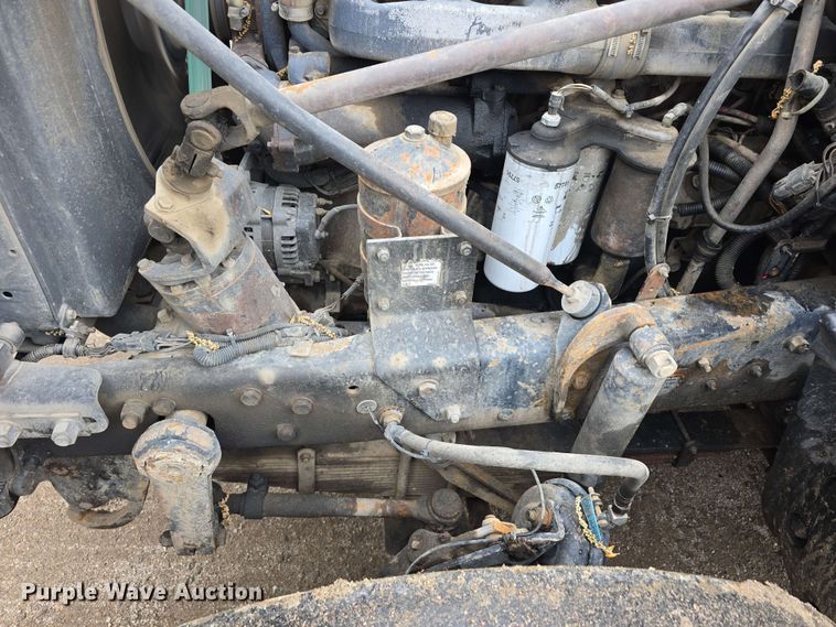 image for item DT6827 2000 Mack RD690S fuel / lube truck