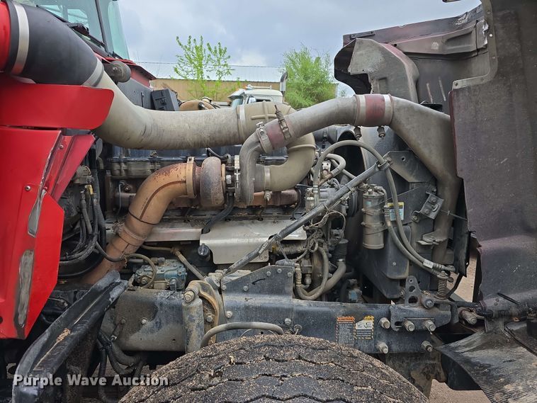 image for item DT6827 2000 Mack RD690S fuel / lube truck