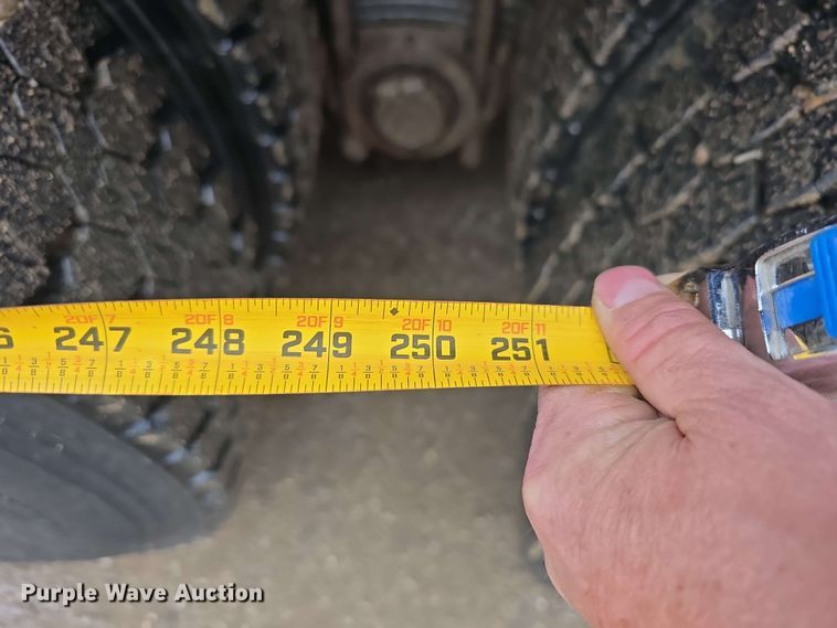 image for item DT6827 2000 Mack RD690S fuel / lube truck