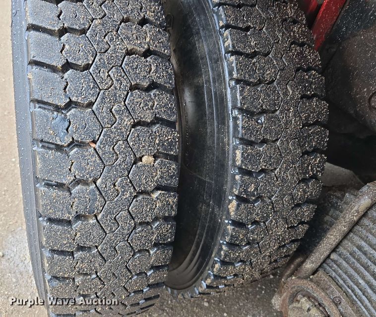 image for item DT6827 2000 Mack RD690S fuel / lube truck