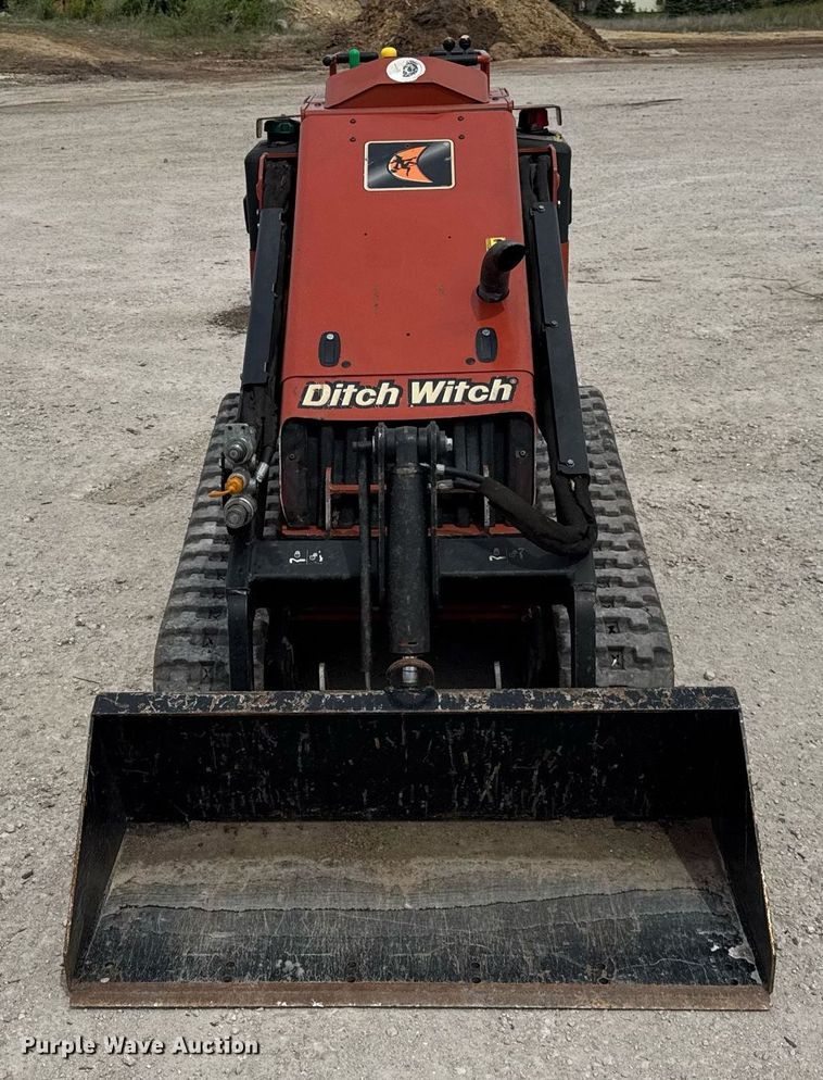 image for item DU3496 2015 Ditch Witch SK850 compact utility loader