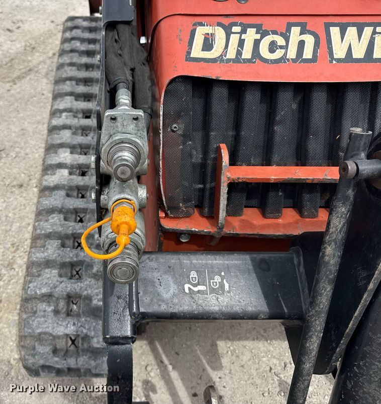 image for item DU3496 2015 Ditch Witch SK850 compact utility loader