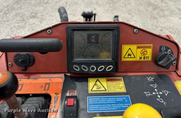 image for item DU3496 2015 Ditch Witch SK850 compact utility loader