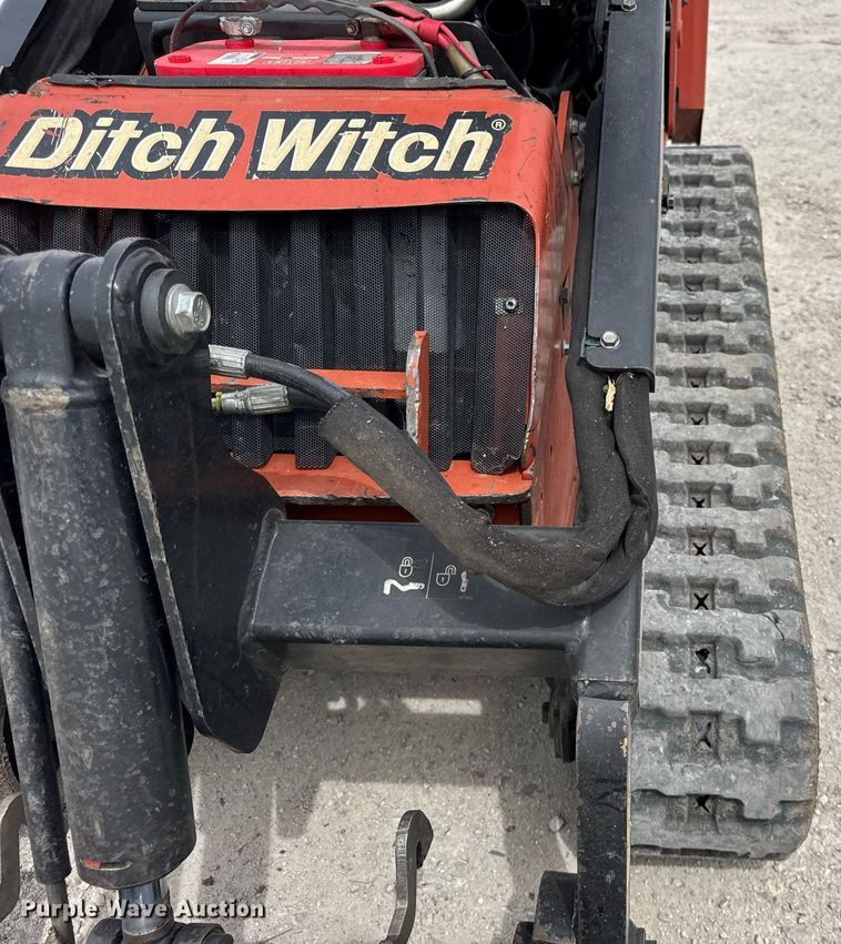 image for item DU3496 2015 Ditch Witch SK850 compact utility loader