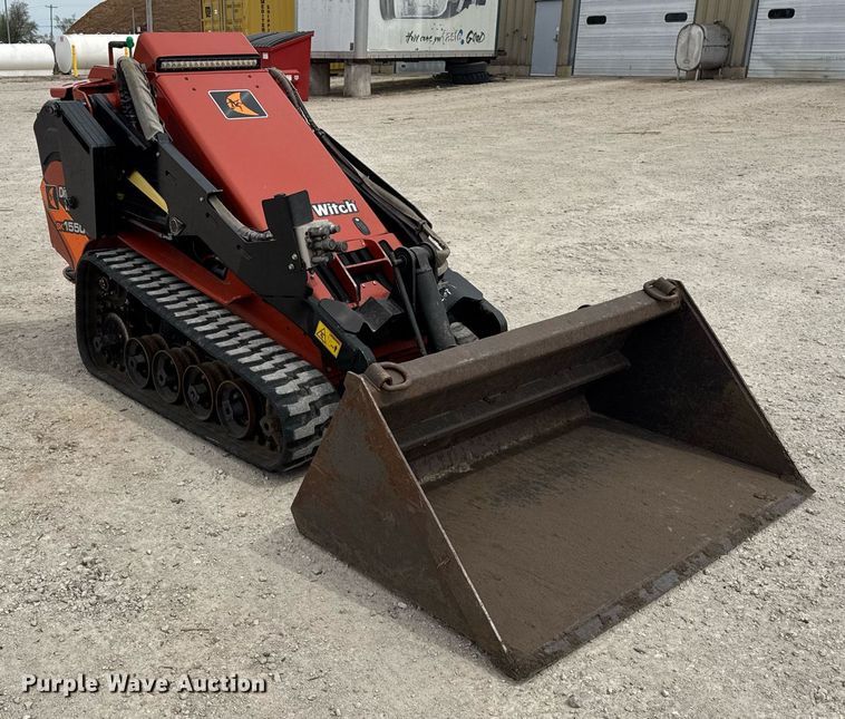 image for item DU3497 2017 Ditch Witch SK1550 compact utility loader