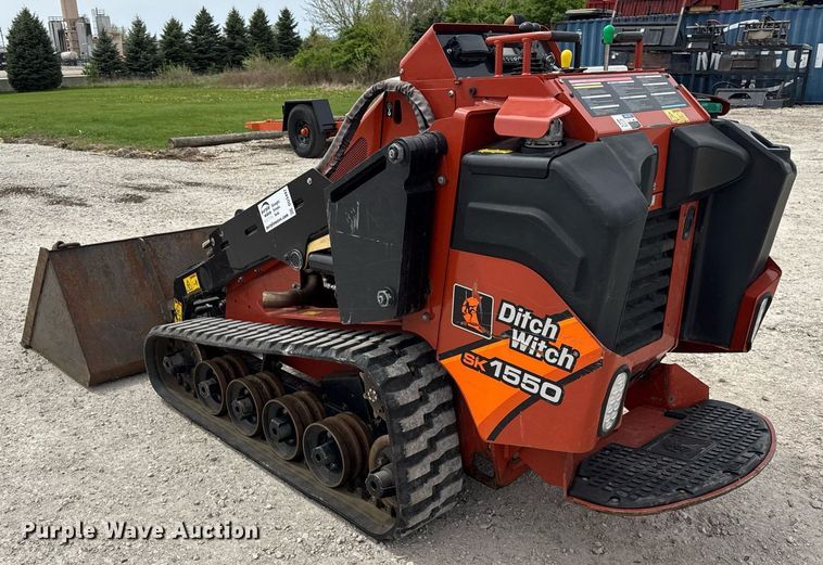 image for item DU3497 2017 Ditch Witch SK1550 compact utility loader