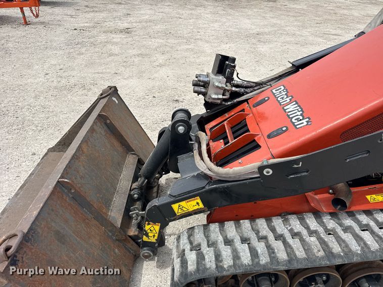 image for item DU3497 2017 Ditch Witch SK1550 compact utility loader