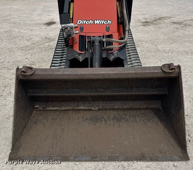image for item DU3497 2017 Ditch Witch SK1550 compact utility loader