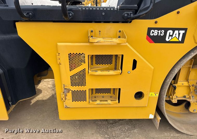 image for item DU3498 2021 Caterpillar CB13 double drum vibratory roller