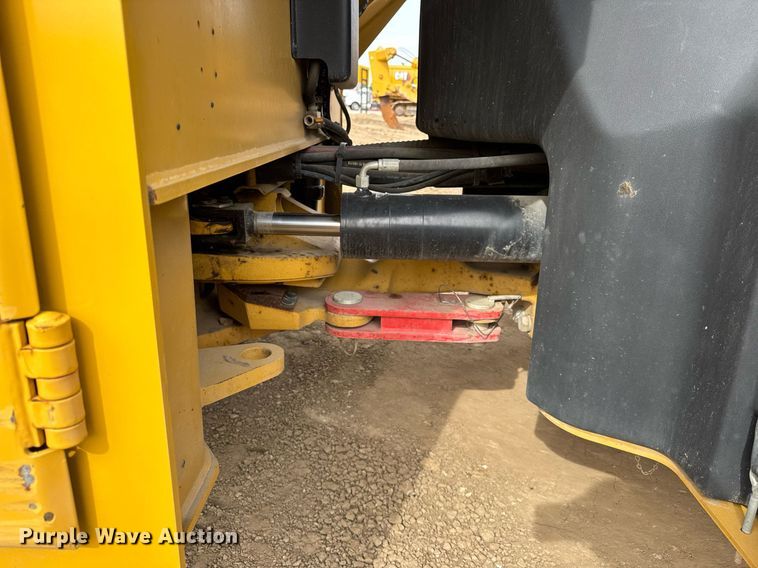 image for item DU3498 2021 Caterpillar CB13 double drum vibratory roller