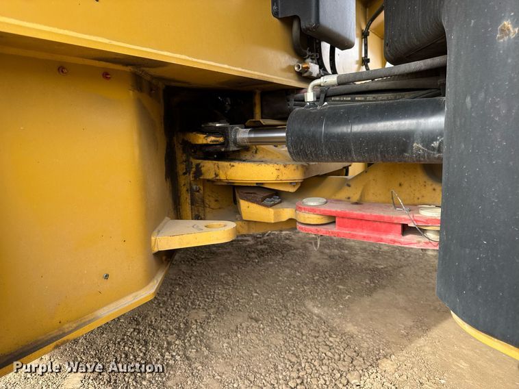 image for item DU3498 2021 Caterpillar CB13 double drum vibratory roller