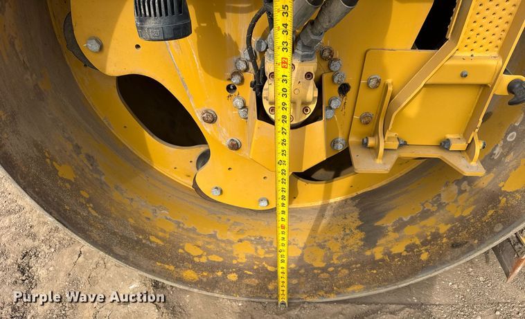 image for item DU3498 2021 Caterpillar CB13 double drum vibratory roller