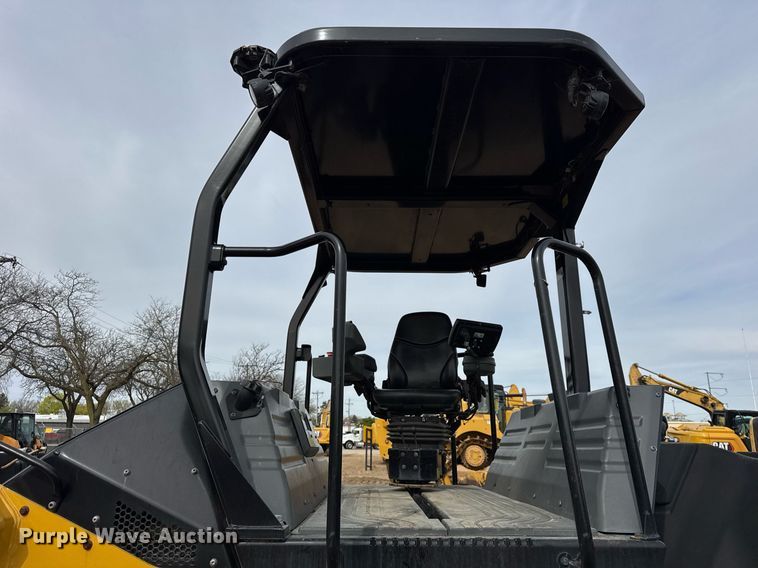 image for item DU3498 2021 Caterpillar CB13 double drum vibratory roller