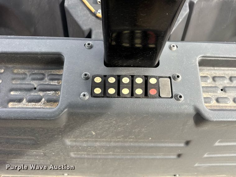 image for item DU3498 2021 Caterpillar CB13 double drum vibratory roller