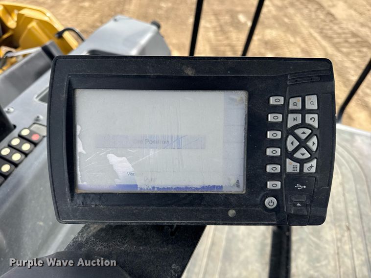 image for item DU3498 2021 Caterpillar CB13 double drum vibratory roller