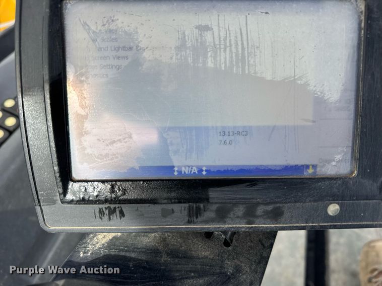 image for item DU3498 2021 Caterpillar CB13 double drum vibratory roller