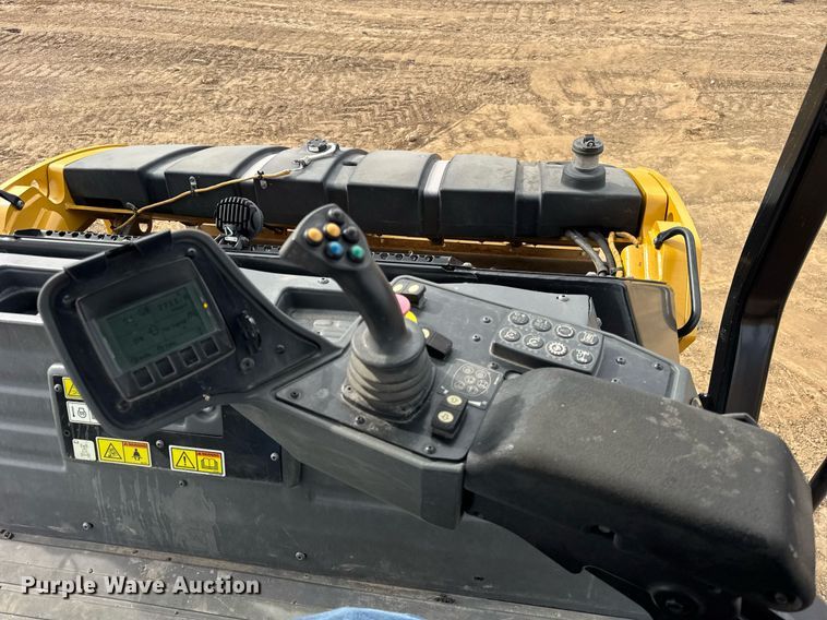 image for item DU3498 2021 Caterpillar CB13 double drum vibratory roller