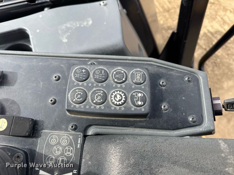 image for item DU3498 2021 Caterpillar CB13 double drum vibratory roller