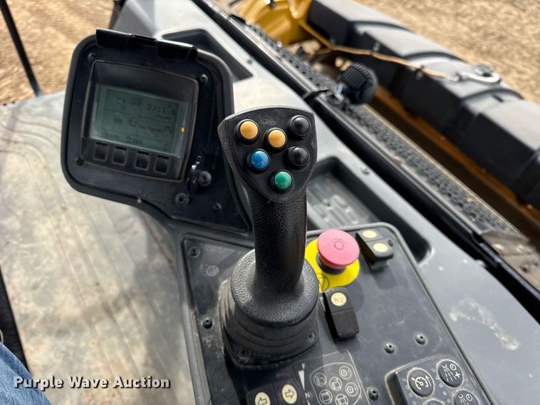 image for item DU3498 2021 Caterpillar CB13 double drum vibratory roller