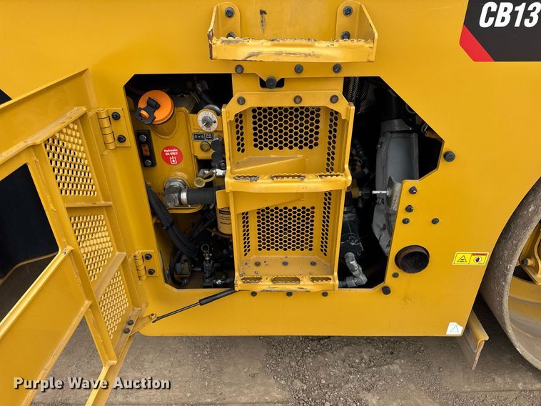 image for item DU3498 2021 Caterpillar CB13 double drum vibratory roller