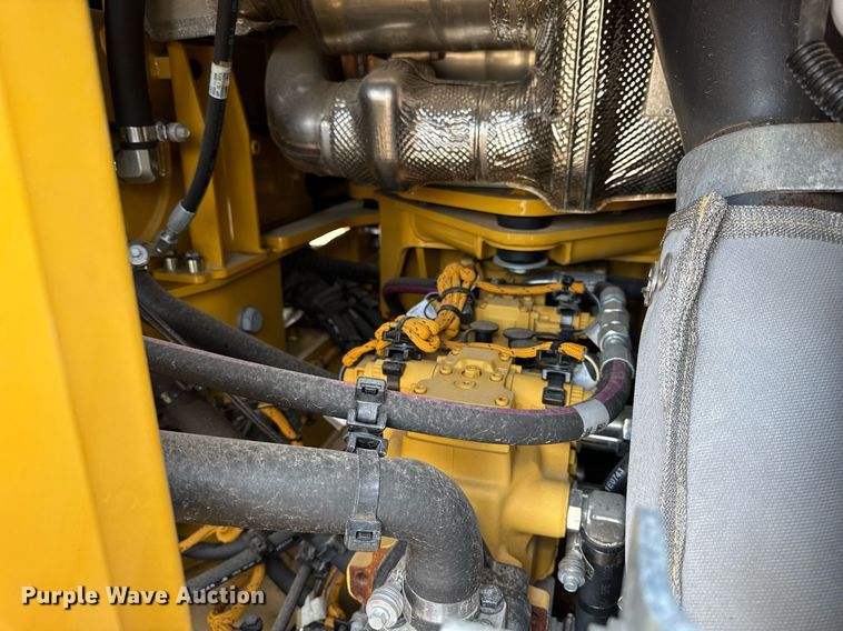 image for item DU3498 2021 Caterpillar CB13 double drum vibratory roller