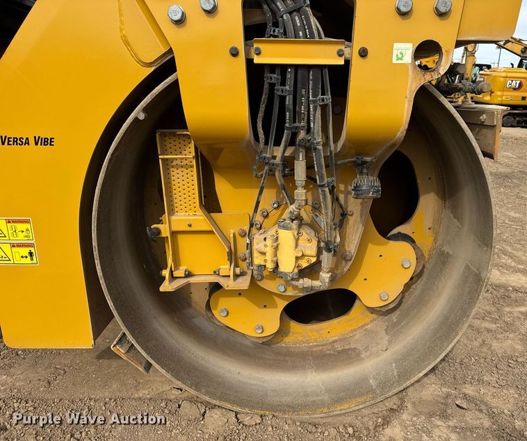 image for item DU3498 2021 Caterpillar CB13 double drum vibratory roller