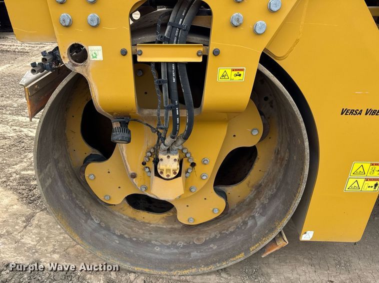 image for item DU3498 2021 Caterpillar CB13 double drum vibratory roller