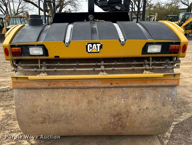 image for item DU3498 2021 Caterpillar CB13 double drum vibratory roller
