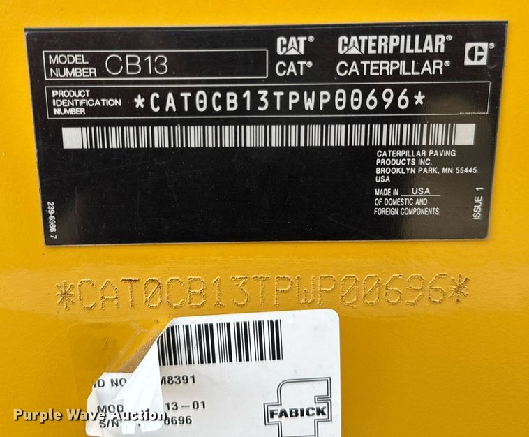 image for item DU3498 2021 Caterpillar CB13 double drum vibratory roller