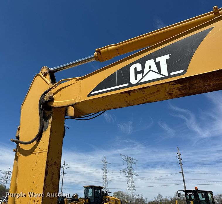 image for item DU3499 2005 Caterpillar 320C LU excavator