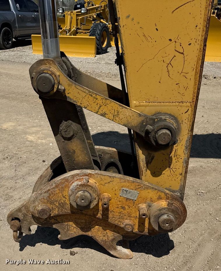 image for item DU3499 2005 Caterpillar 320C LU excavator