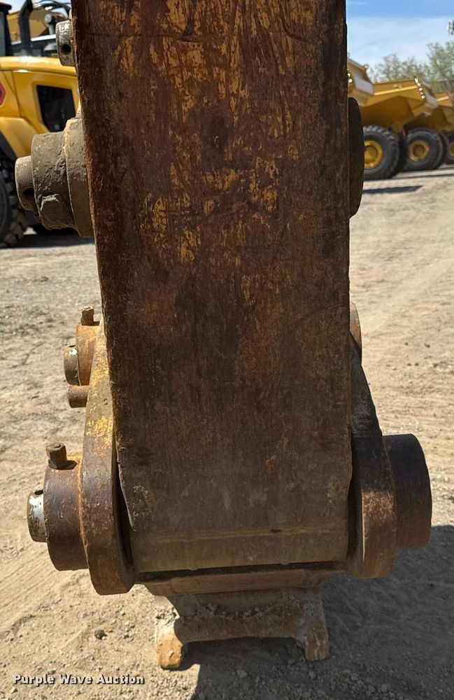 image for item DU3499 2005 Caterpillar 320C LU excavator