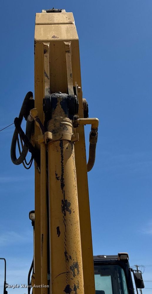 image for item DU3499 2005 Caterpillar 320C LU excavator