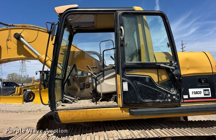 image for item DU3499 2005 Caterpillar 320C LU excavator
