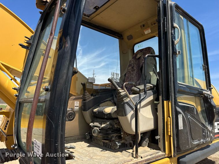 image for item DU3499 2005 Caterpillar 320C LU excavator