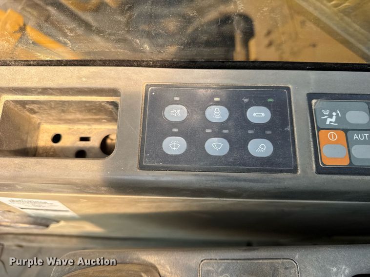 image for item DU3499 2005 Caterpillar 320C LU excavator