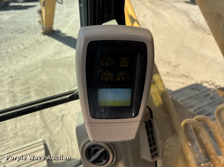 image for item DU3499 2005 Caterpillar 320C LU excavator