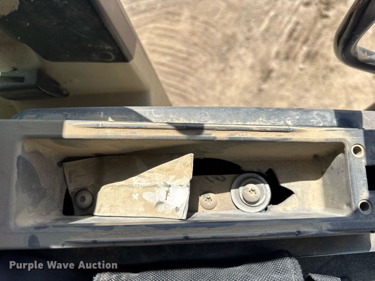 image for item DU3499 2005 Caterpillar 320C LU excavator