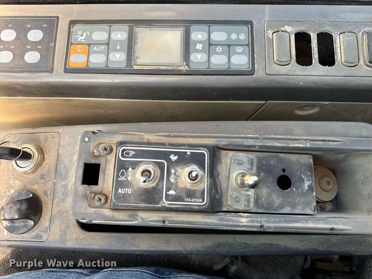 image for item DU3499 2005 Caterpillar 320C LU excavator