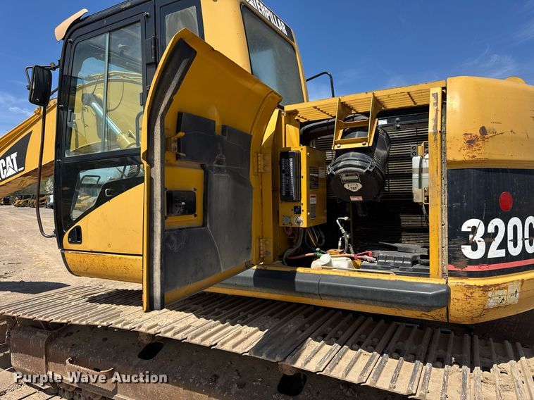 image for item DU3499 2005 Caterpillar 320C LU excavator